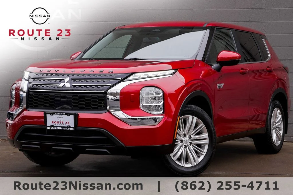 2024 Mitsubishi Outlander Plug-in Hybrid ES S-AWC's photo