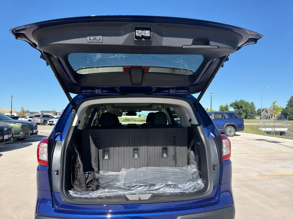 New 2026 SAPPHIRE BLUE PEARL Subaru Onyx Edition Touring image 7