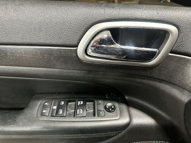 Certified Used 2018 Granite Crystal Clearcoat Metallic Jeep Altitude image 19