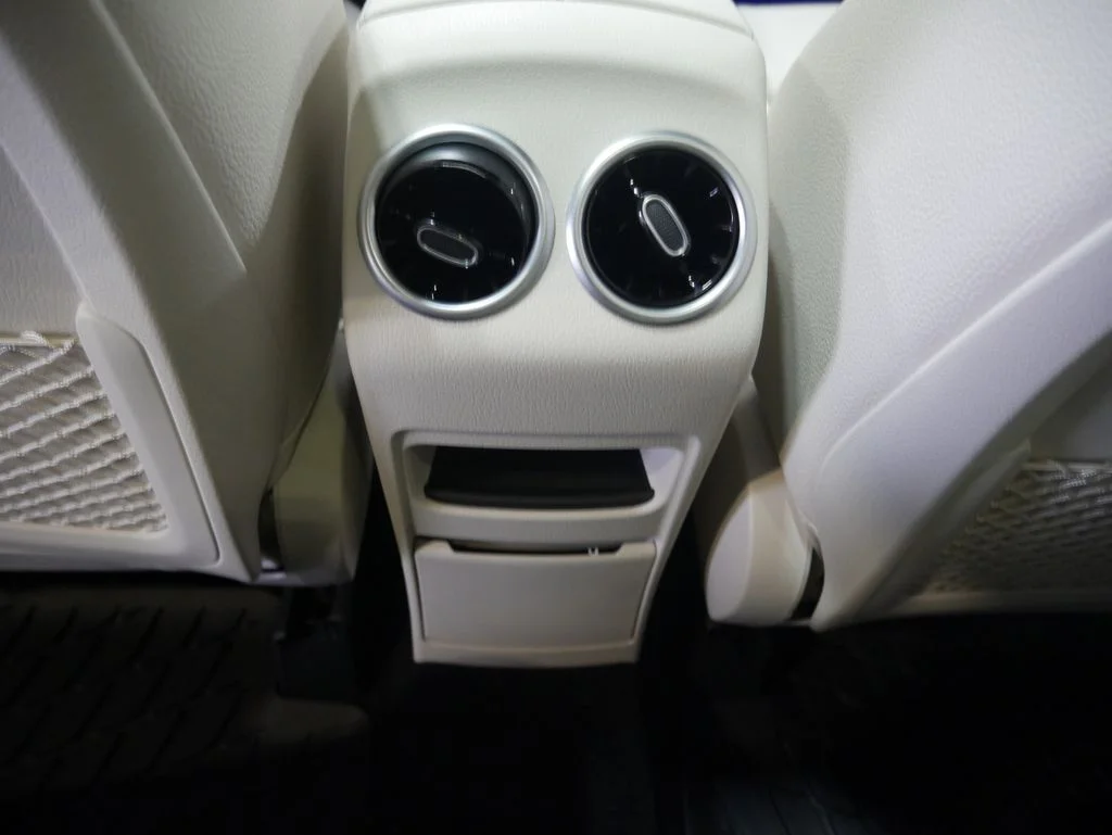 New 2026 Polar White Mercedes-Benz GLB 250 image 41