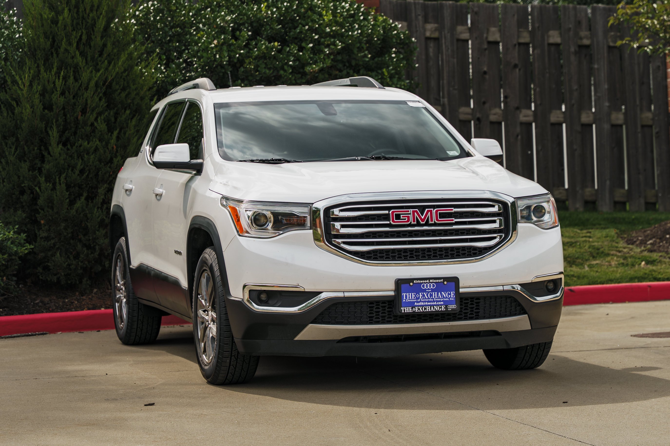 Used 2019 GMC Acadia SLT-1 with VIN 1GKKNULS7KZ205543 for sale in Kirkwood, MO