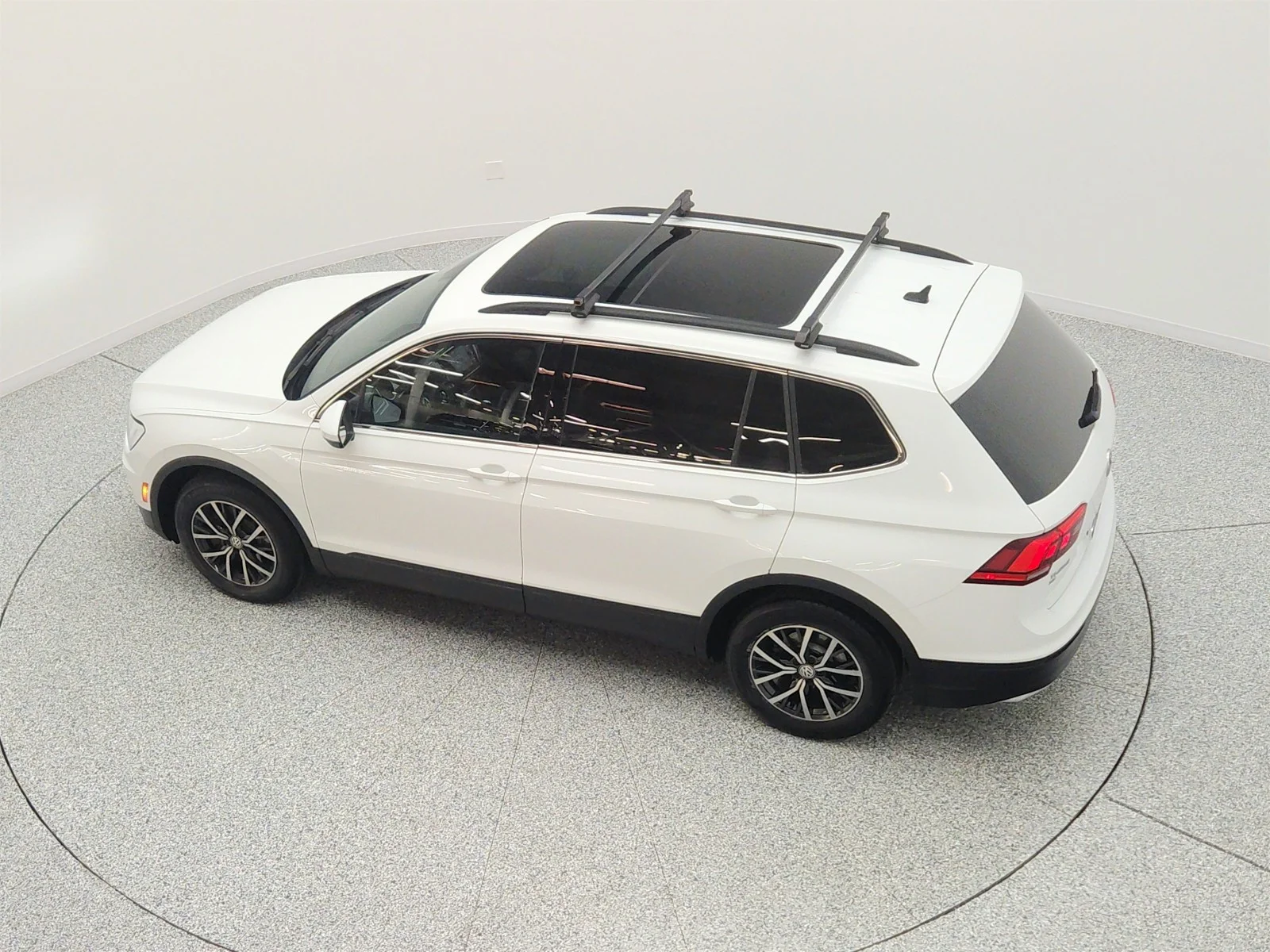 Used 2019 Pure White Volkswagen 2.0T SE FWD image 29