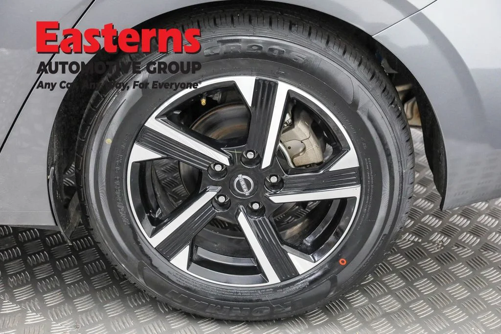 Used 2024 Gray Nissan SV image 32