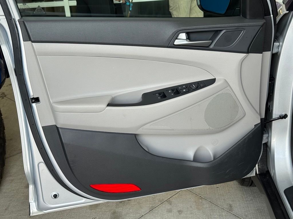 Used 2018 Silver Hyundai SEL image 24