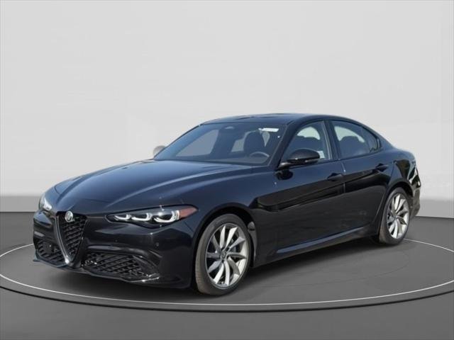 New 2025 Vulcano Black Metallic Exterior Paint Alfa Romeo  image 3