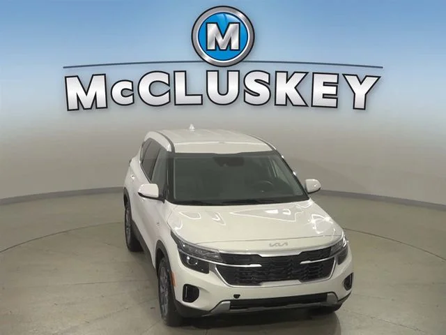 Used 2026 White Kia LX image 8