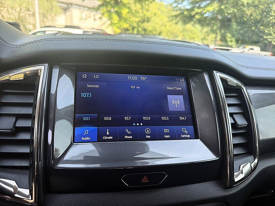 Used 2019 Magnetic Ford LARIAT image 18