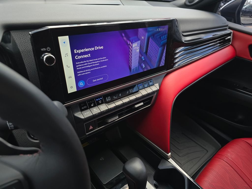 Used 2025  Toyota  image 28