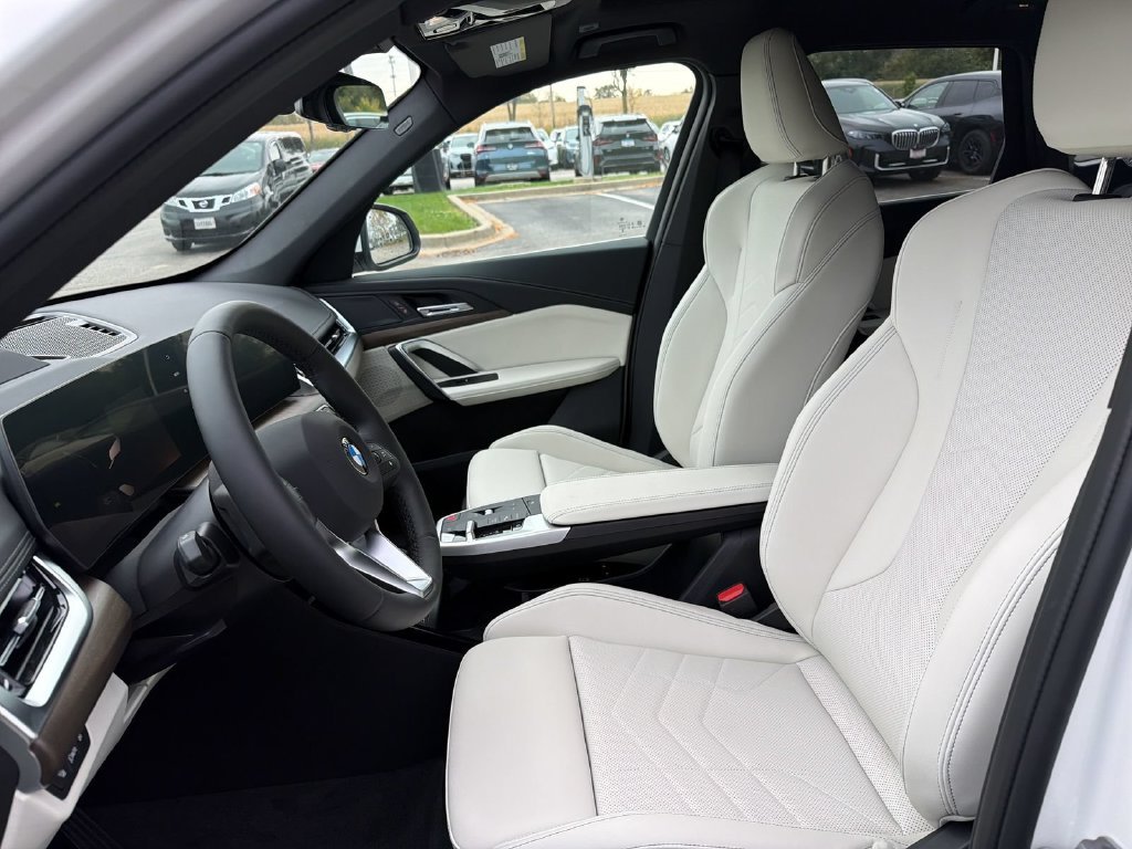 New 2027 Alpine White BMW xDrive28i image 9