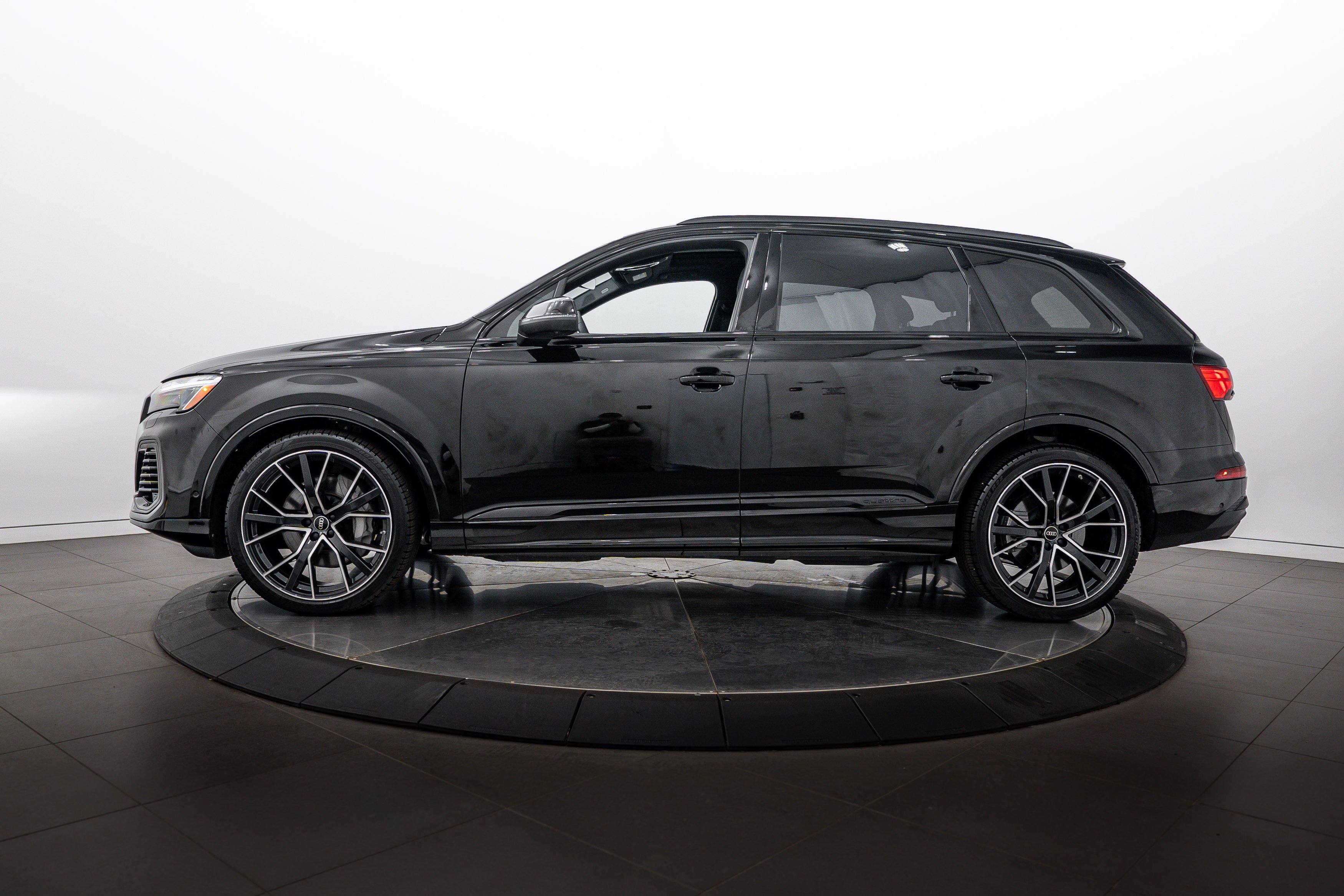 Certified Used 2025 Mythos Black Metallic Audi Prestige image 7