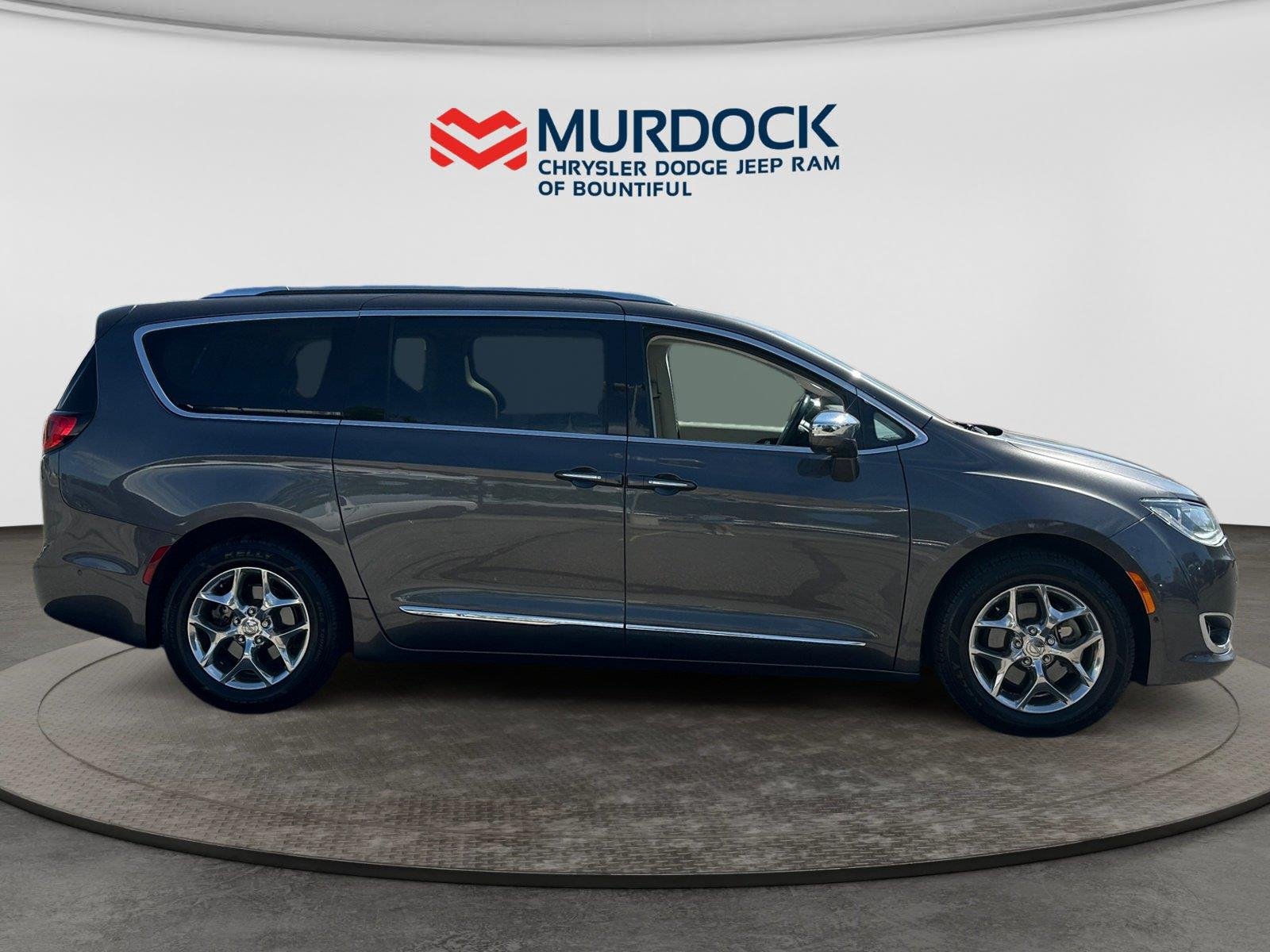 2017 Chrysler Pacifica Limited - Photo 11