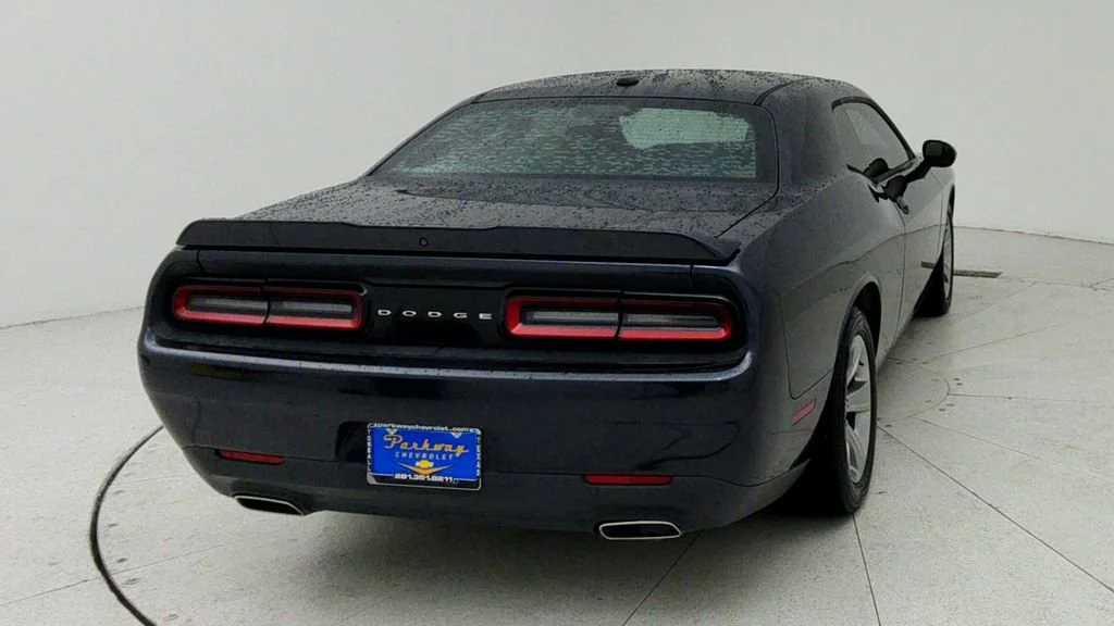 Used 2019 Gray Dodge SXT image 7