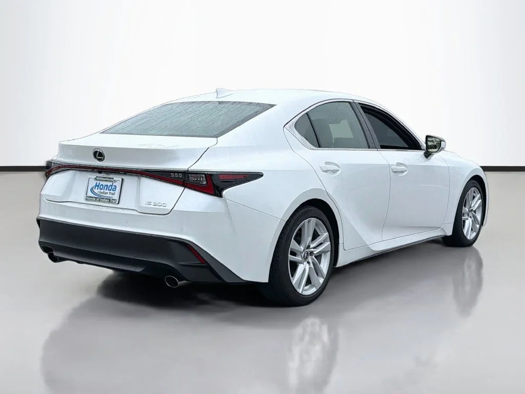 Used 2024 White Pearl Lexus 300 image 5