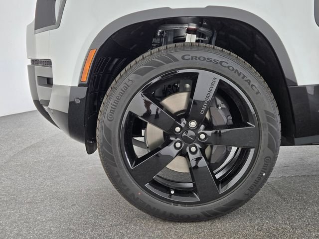 New 2026 Fuji White Land Rover X-Dynamic SE image 9