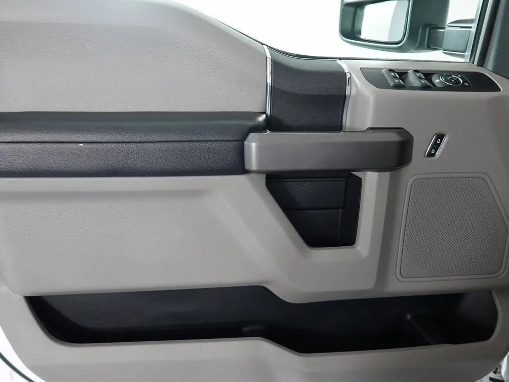 Used 2019 White Ford XLT image 11