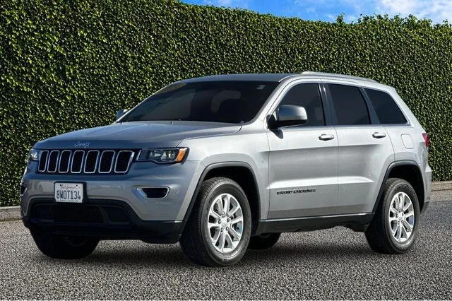 Used 2021 Silver Jeep Laredo E image 8