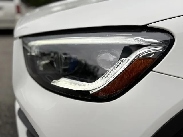 Used 2023 Polar White Mercedes-Benz GLC 300 ~ AMG® LINE !! image 18
