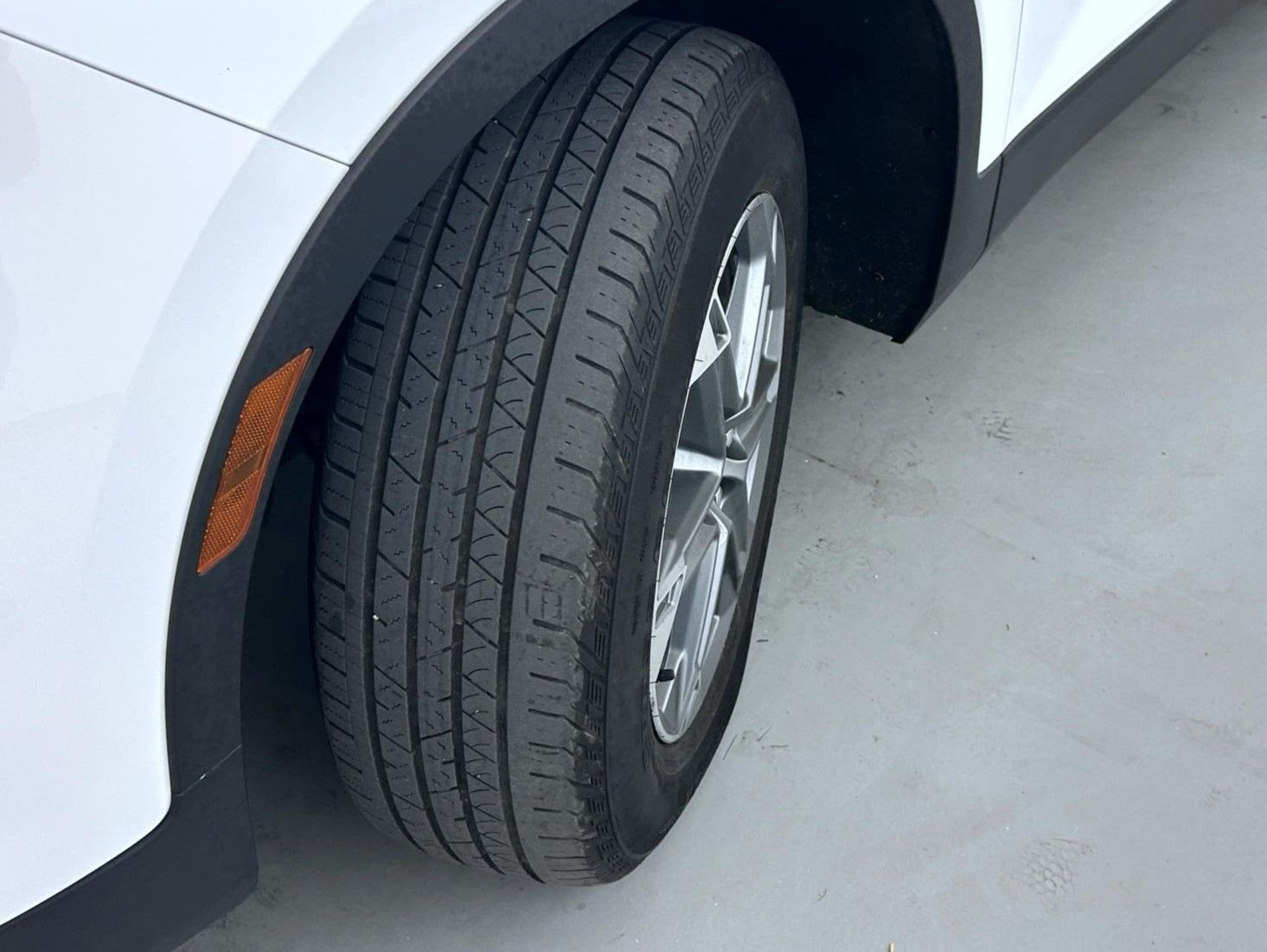 Used 2025 White Chevrolet LT image 24