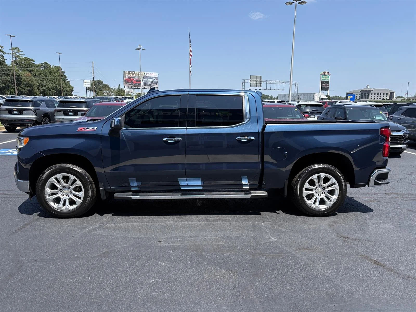 Used 2022 NORTHSKY BLUE METALLIC Chevrolet LTZ image 10