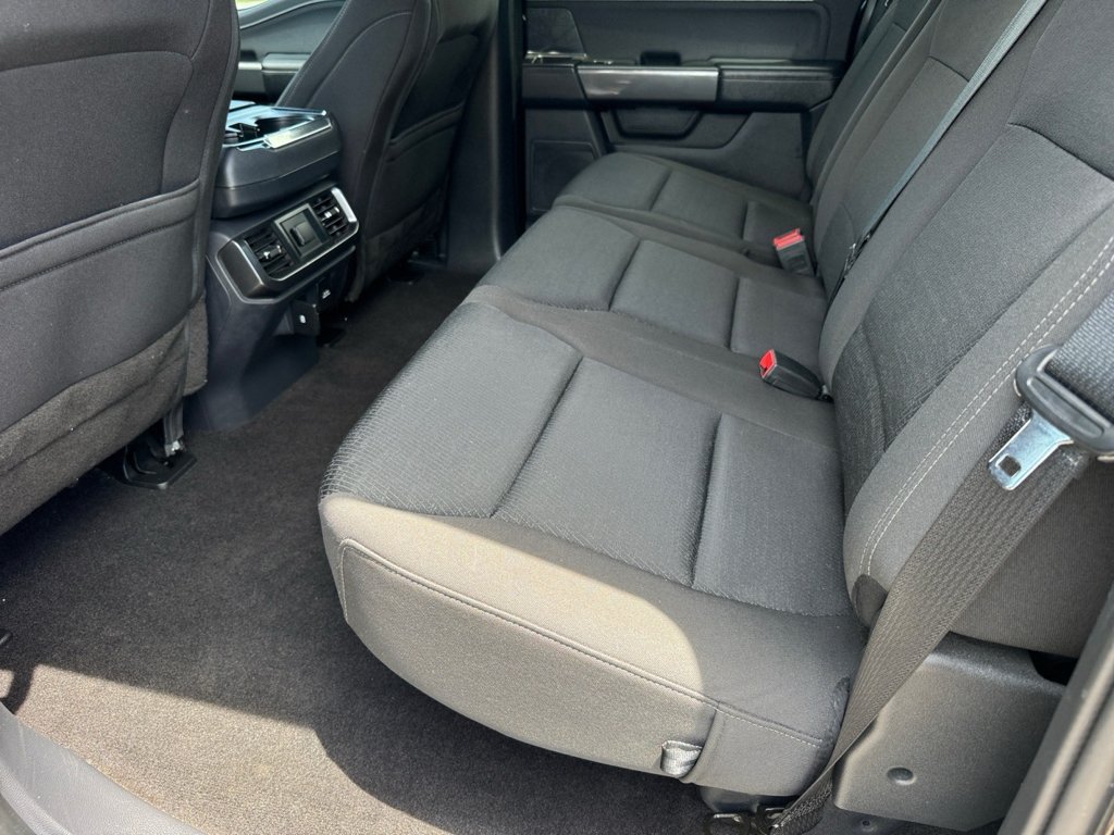 Used 2023 Agate Black Metallic Ford XLT image 9