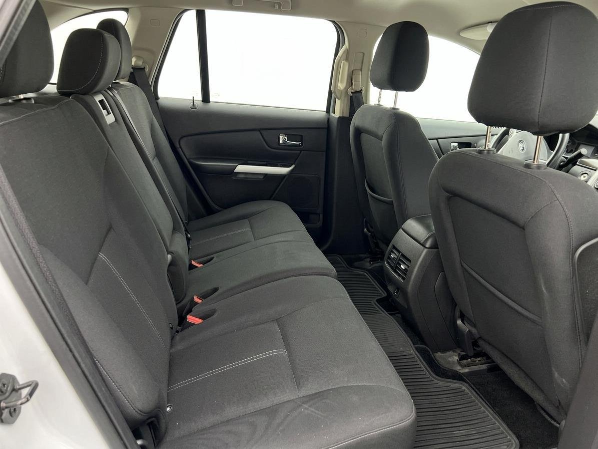 Used 2013 Ingot Silver Metallic Ford SE image 17