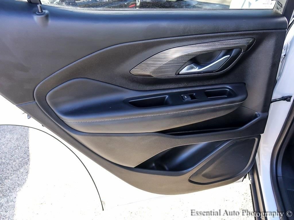 2023 GMC TERRAIN - Image 21