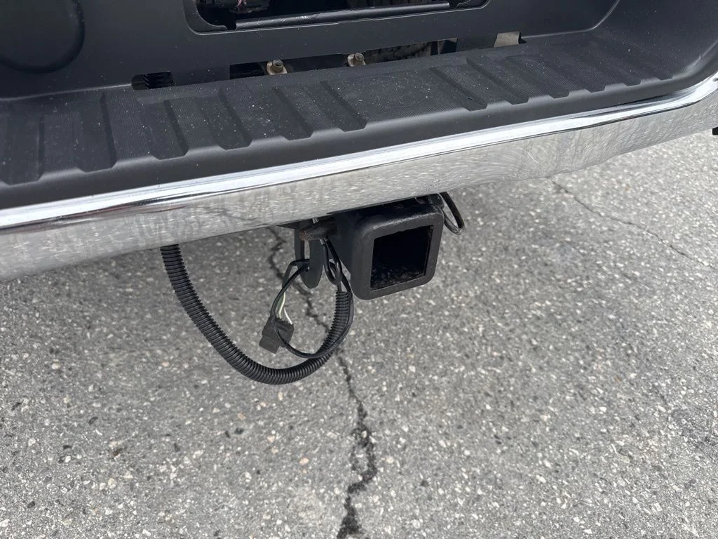 Used 2018 White GMC SLE1 image 24