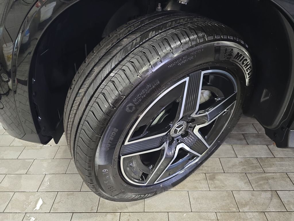 Certified Used 2026 Black Mercedes-Benz GLC 300 image 32
