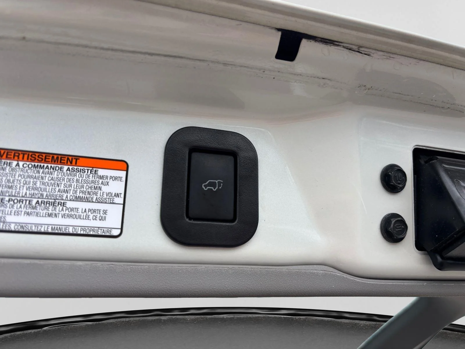 Used 2016 Blizzard Pearl Toyota XLE Premium 8-Passenger image 45