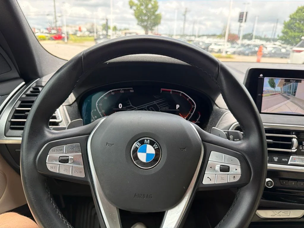 Used 2023 Skyscraper Grey Metallic BMW sDrive30i image 17