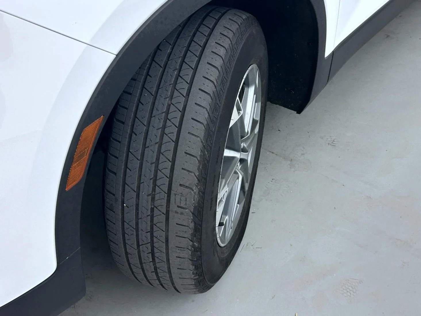 Used 2025 White Chevrolet LT image 24