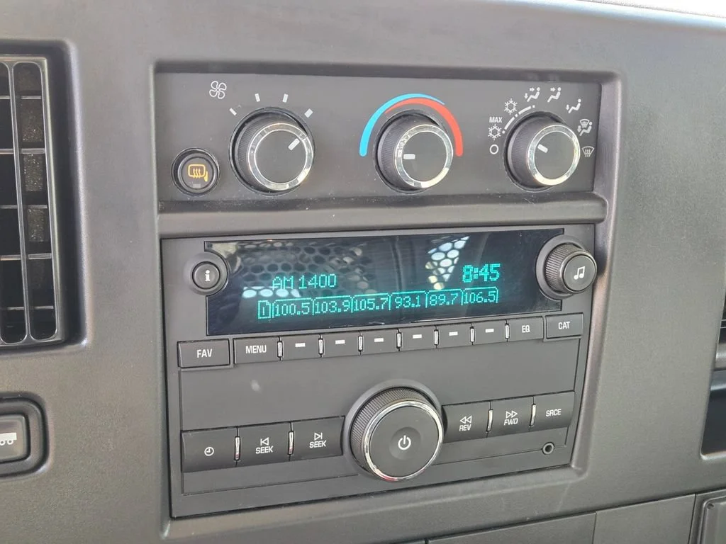 Used 2025 Summit White GMC Work Van image 19