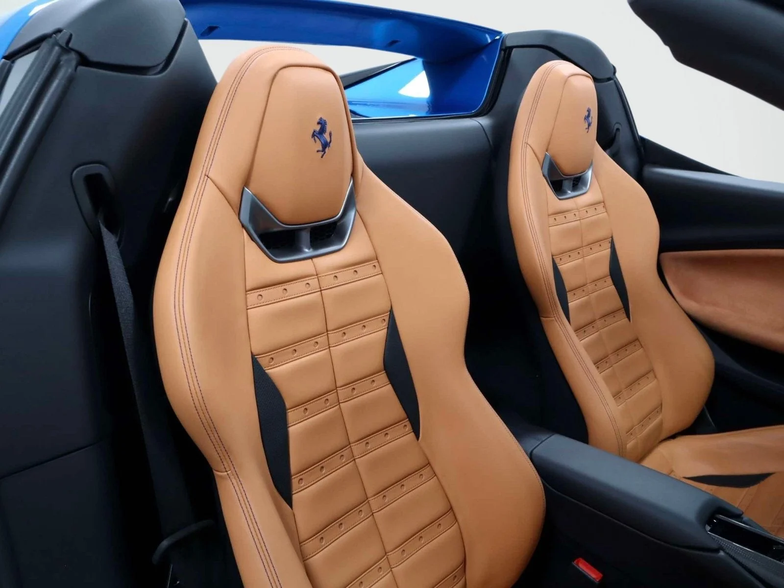 Certified Used 2024 Blu Corsa Ferrari  image 18