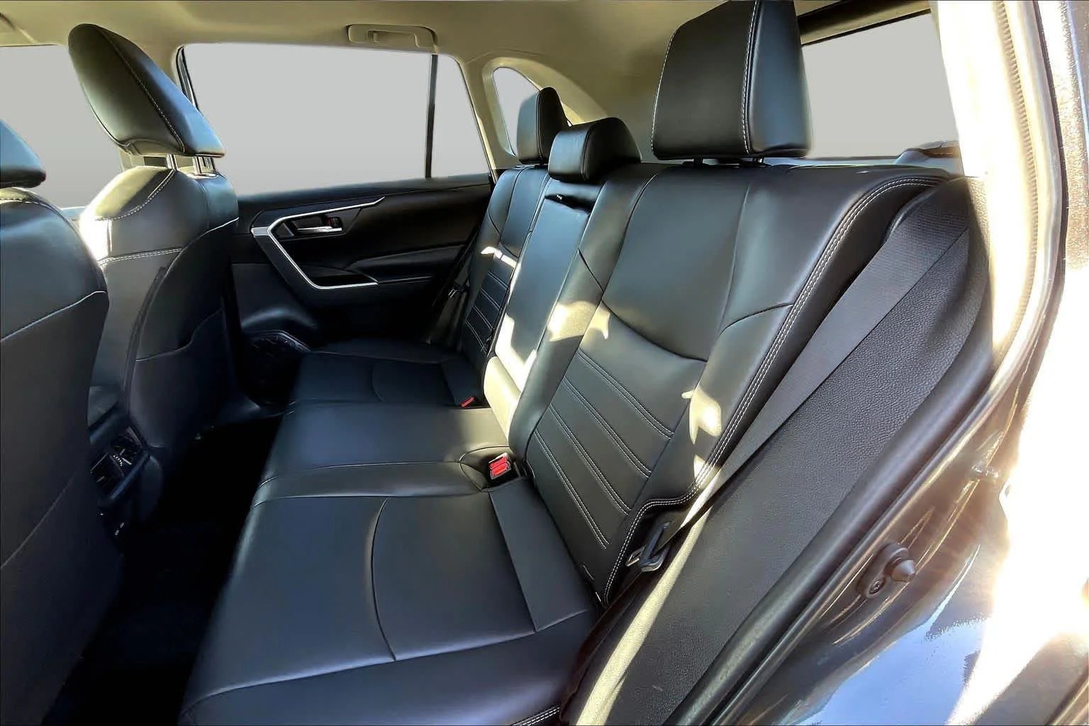 Used 2025 Magnetic Gray Metallic Toyota XLE Premium image 20
