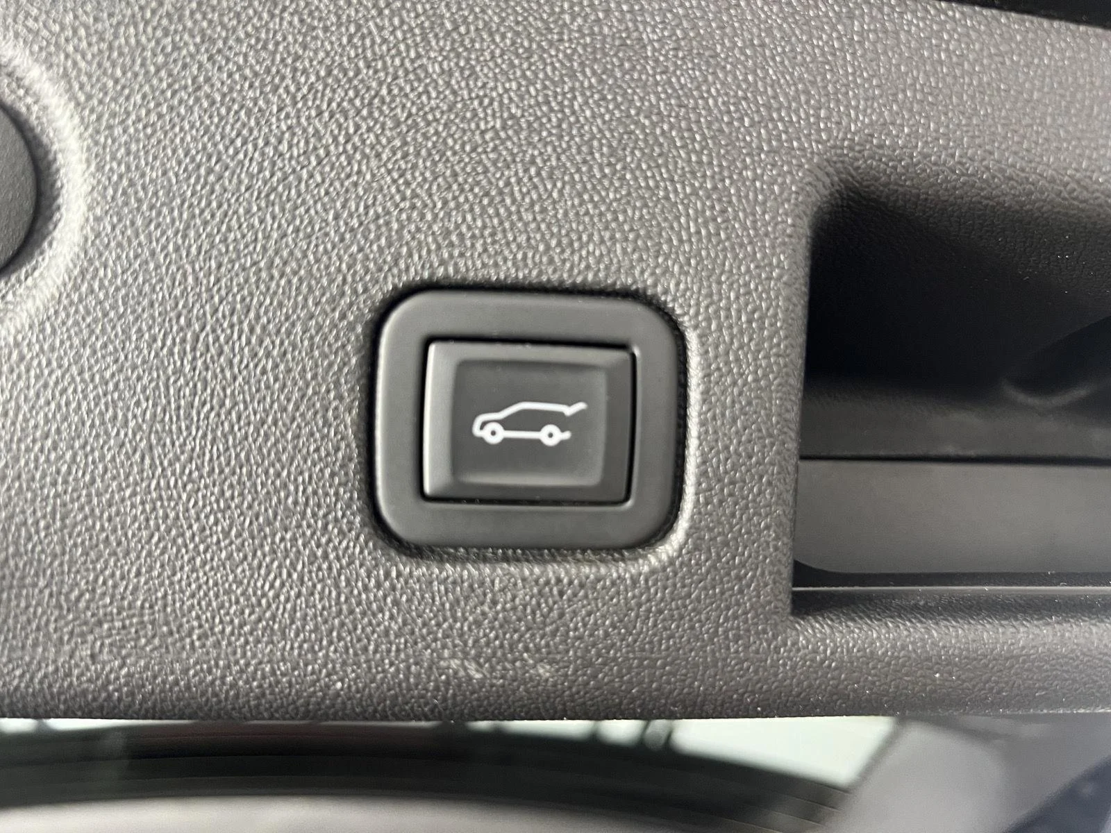 Used 2024 Mosaic Black Metallic Chevrolet RS image 27