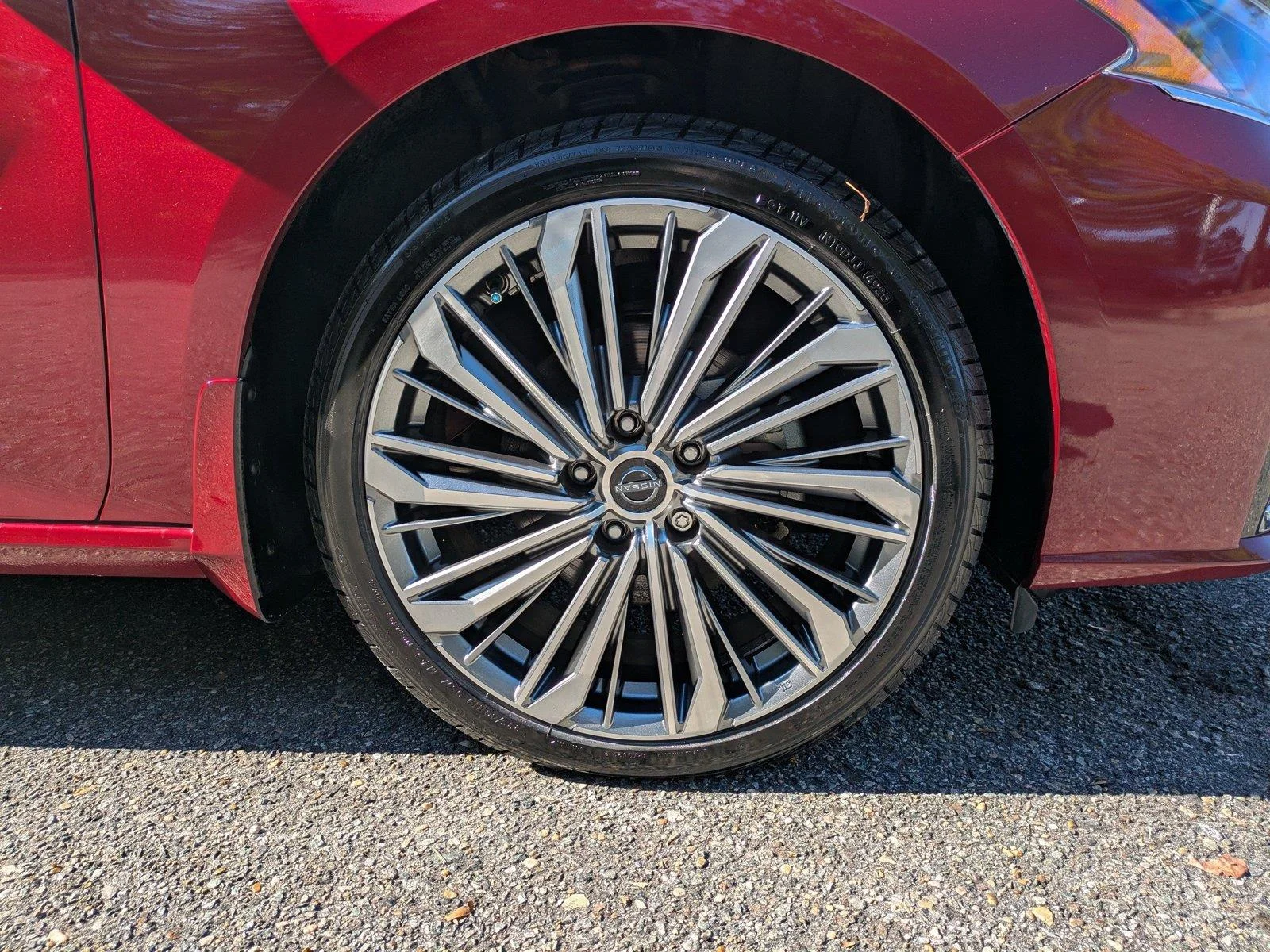 Used 2023 Scarlet Ember Tintcoat Nissan 2.5 SL image 11