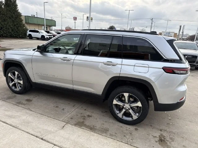 New 2026 Silver Jeep Limited image 32