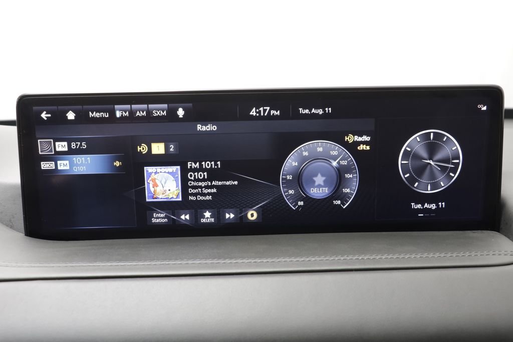 Used 2024 White Genesis 2.5T image 9