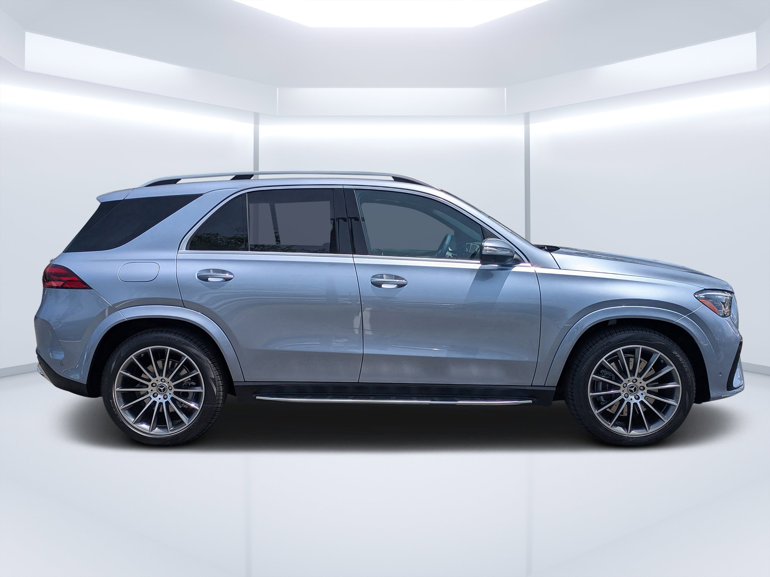 New 2026 MANUFAKTUR Cote d'Azur Light Blue Metallic Mercedes-Benz GLE 350 image 2