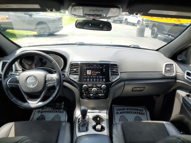 Used 2021 White Jeep Laredo X image 16