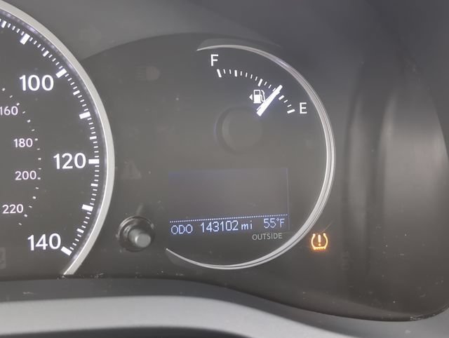 Used 2012 Nebula Gray Pearl Lexus 200h Premium image 22