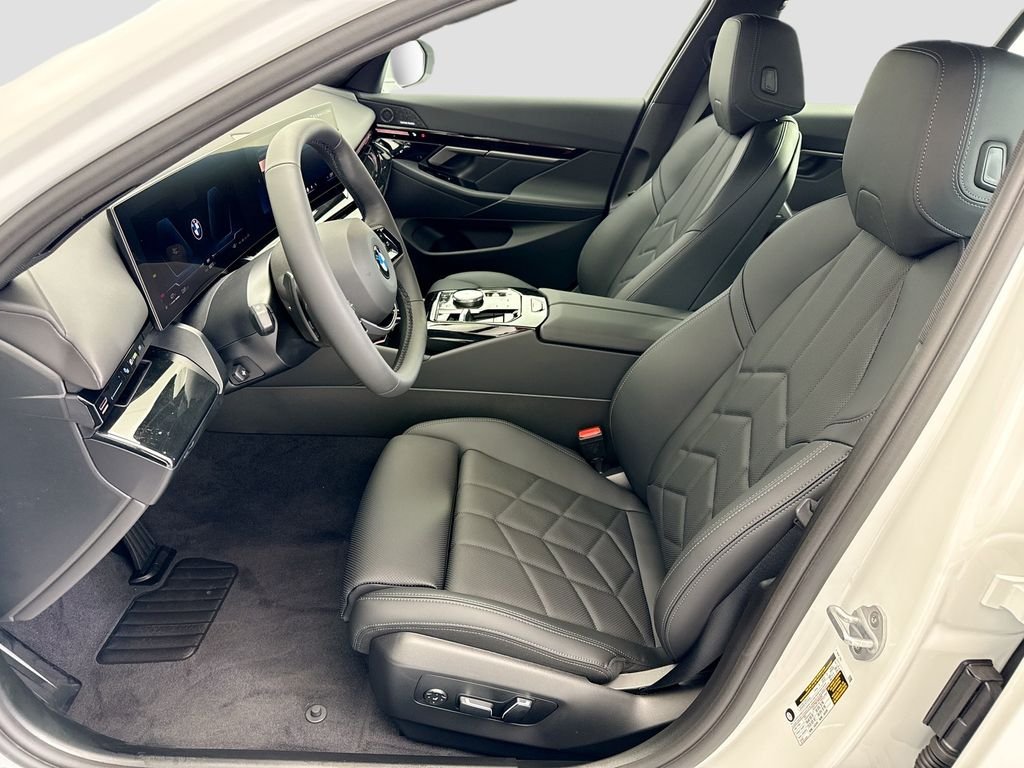 Used 2026 White Metallic BMW 530i image 18