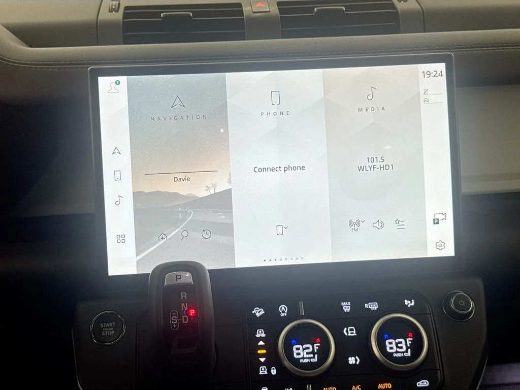 New 2026 Fuji White Land Rover X-Dynamic SE image 14