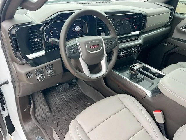 2026 GMC Sierra 1500 SLT - Photo 6