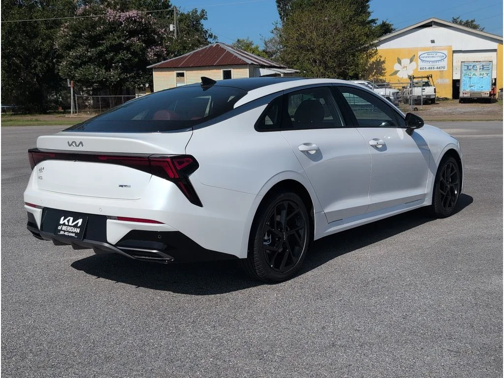 New 2026 Snow White Pearl Kia GT-Line FWD image 5