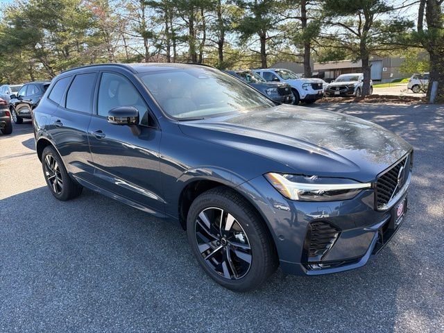 2026 Volvo XC60 B5 Plus Dark AWD's photo