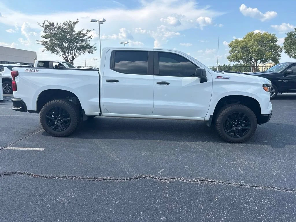 Used 2024 Summit White Chevrolet Custom Trail Boss image 2