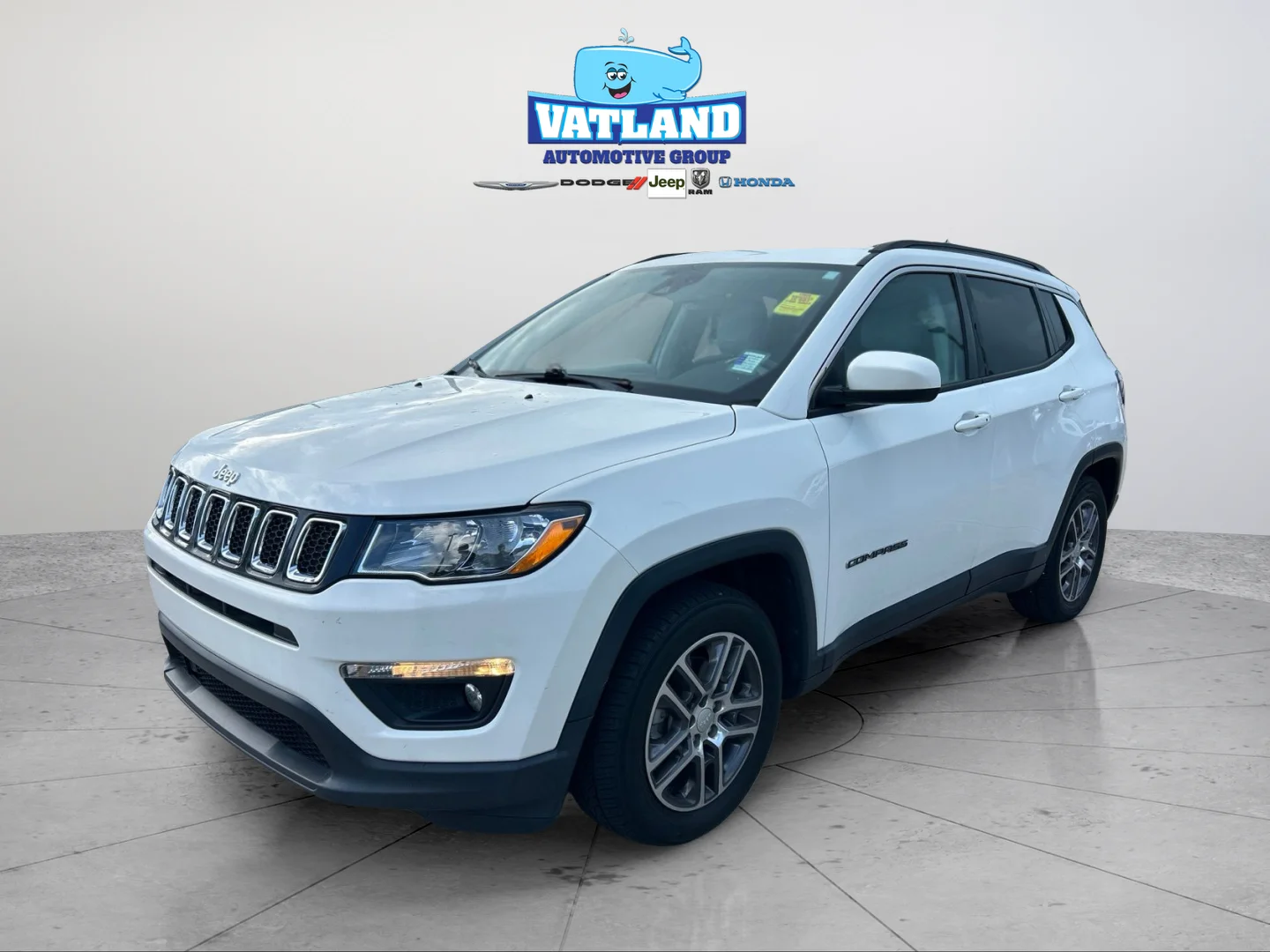 Used 2020 White Clearcoat Jeep Latitude image 20