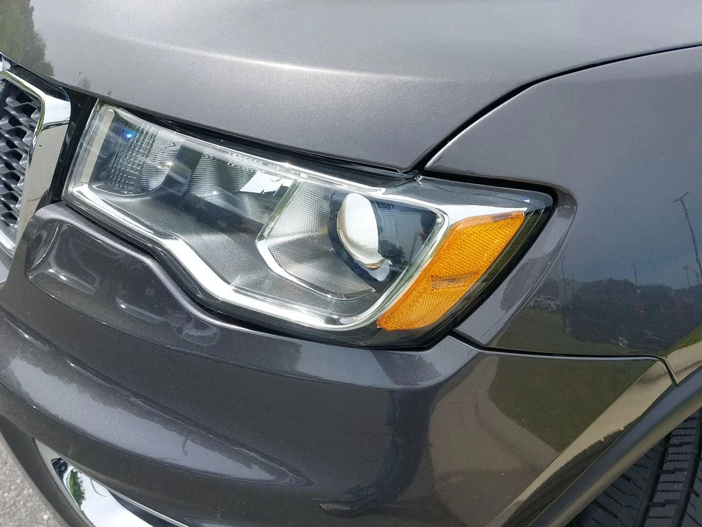 Used 2020 Gray Jeep Laredo E image 28