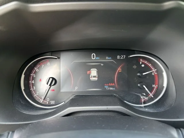 Used 2025 White Toyota LE image 19